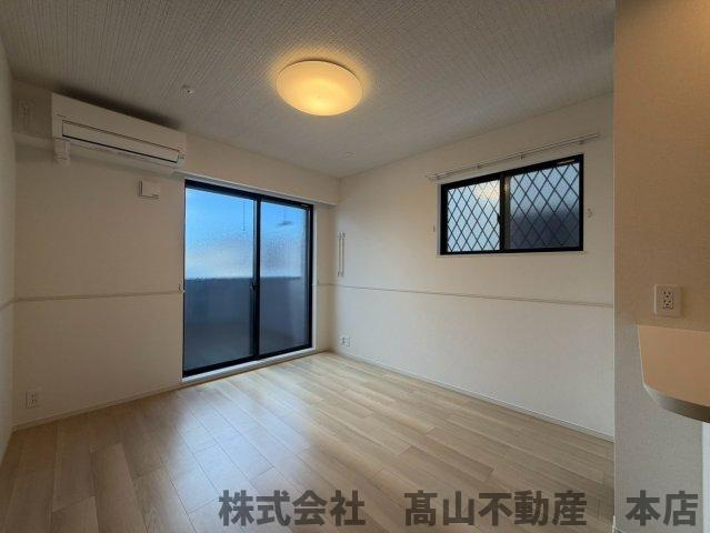 福津市津屋崎５丁目のアパートの居間・リビング