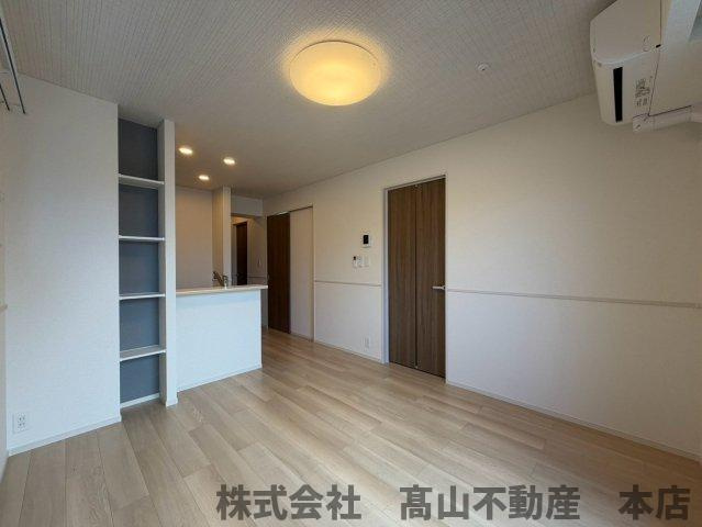 福津市津屋崎５丁目のアパートの居間・リビング