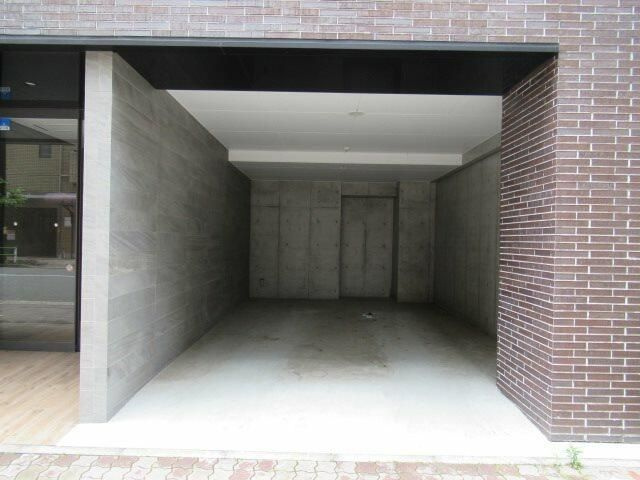 ＨＹ’ｓ　上野入谷の駐車場