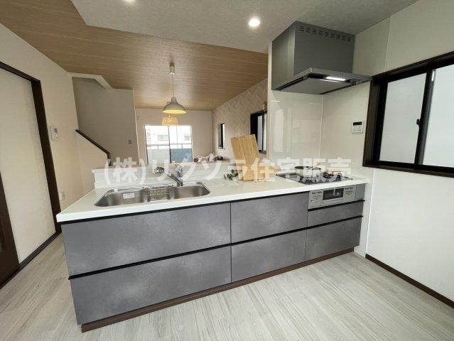 灰塚4丁目　中古一戸建てのキッチン|■物件内覧・資金計画相談・住宅ローン相談、リフォーム相談、お問合せ受付中■
※当日・翌日のご内覧、ご相談はお電話でのお問合せがスムーズです！