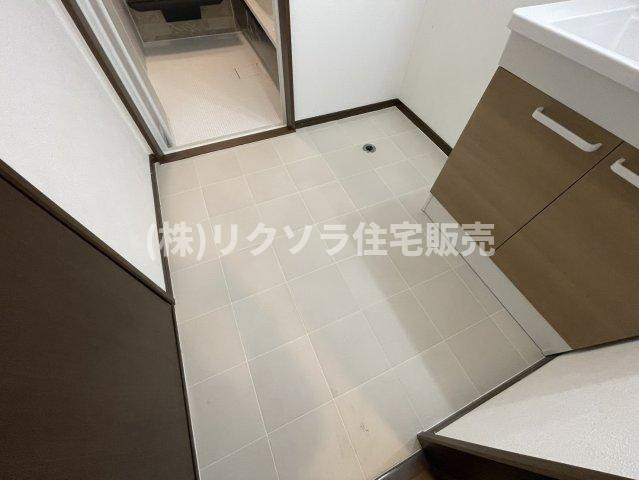 灰塚4丁目　中古一戸建ての脱衣所|■物件内覧・資金計画相談・住宅ローン相談、リフォーム相談、お問合せ受付中■
※当日・翌日のご内覧、ご相談はお電話でのお問合せがスムーズです！
