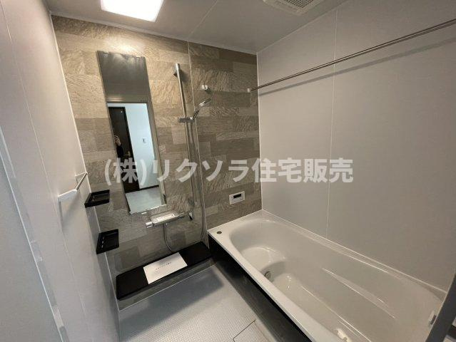 灰塚4丁目　中古一戸建ての浴室|浴室乾燥機付き
■物件内覧・資金計画相談・住宅ローン相談、リフォーム相談、お問合せ受付中■
※当日・翌日のご内覧、ご相談はお電話でのお問合せがスムーズです！