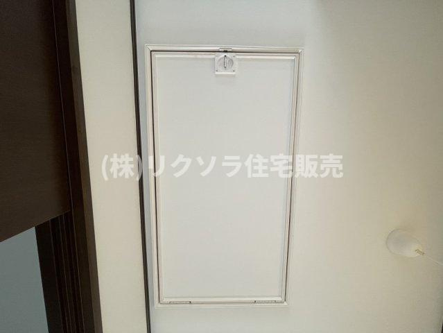 灰塚4丁目　中古一戸建ての収納|屋根裏収納
■物件内覧・資金計画相談・住宅ローン相談、リフォーム相談、お問合せ受付中■
※当日・翌日のご内覧、ご相談はお電話でのお問合せがスムーズです！