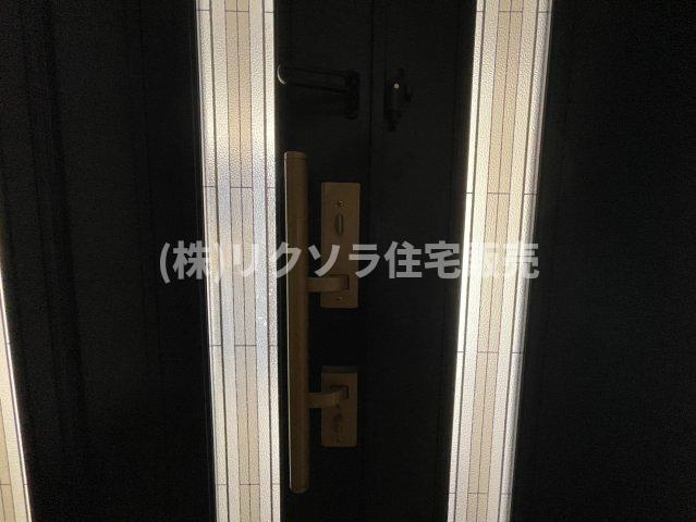 灰塚4丁目　中古一戸建ての防犯設備|ツーシリンダー錠
■物件内覧・資金計画相談・住宅ローン相談、リフォーム相談、お問合せ受付中■
※当日・翌日のご内覧、ご相談はお電話でのお問合せがスムーズです！