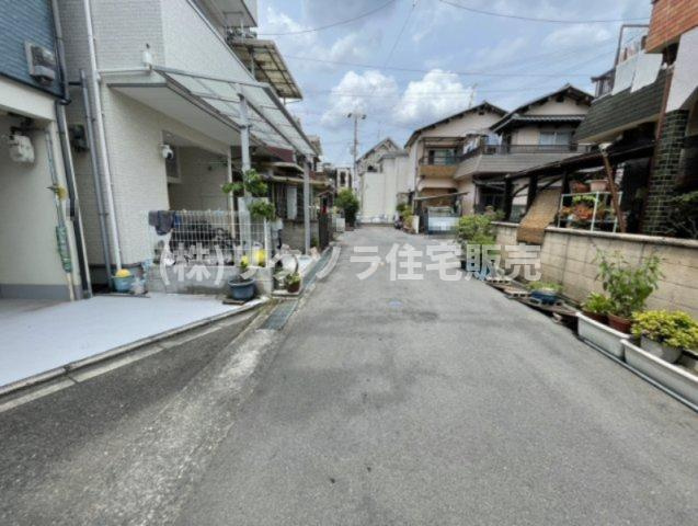 灰塚4丁目　中古一戸建ての前面道路含む現地写真|■物件内覧・資金計画相談・住宅ローン相談、リフォーム相談、お問合せ受付中■
※当日・翌日のご内覧、ご相談はお電話でのお問合せがスムーズです！