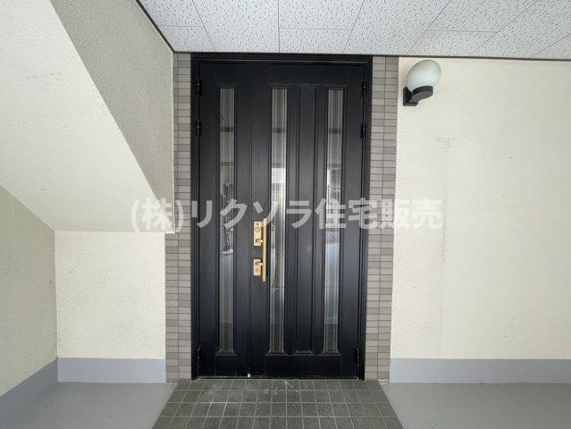 灰塚4丁目　中古一戸建ての玄関|■物件内覧・資金計画相談・住宅ローン相談、リフォーム相談、お問合せ受付中■
※当日・翌日のご内覧、ご相談はお電話でのお問合せがスムーズです！