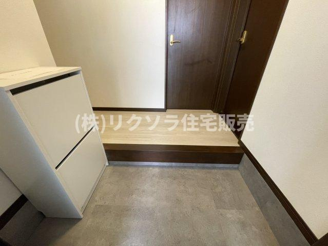 灰塚4丁目　中古一戸建ての内装|玄関内部
■物件内覧・資金計画相談・住宅ローン相談、リフォーム相談、お問合せ受付中■
※当日・翌日のご内覧、ご相談はお電話でのお問合せがスムーズです！