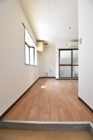 プレアール長居公園Ⅲの玄関