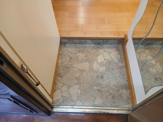 サンダーソンレジデンスの玄関|明るい玄関です