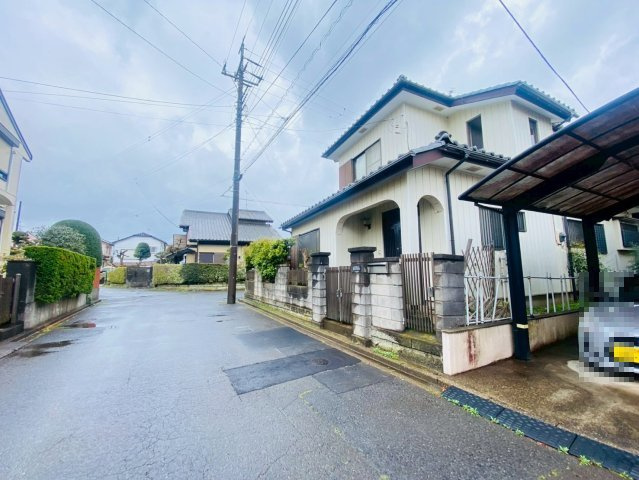 八街ほ　中古戸建の前面道路含む現地写真