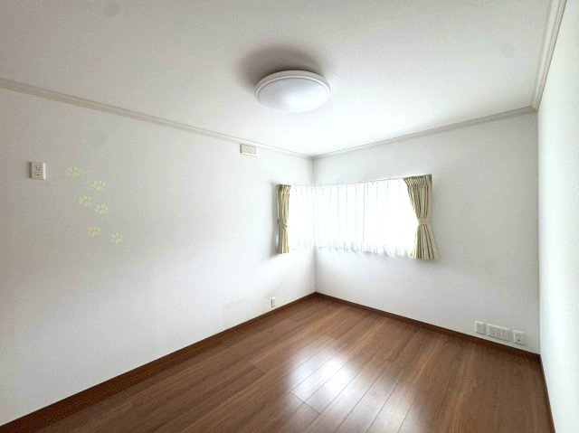 坂城町　築浅中古住宅の洋室