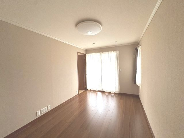 坂城町　築浅中古住宅の洋室