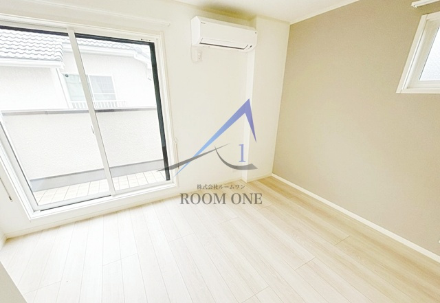 ラフィーネの居間・リビング|洋室のお部屋です。