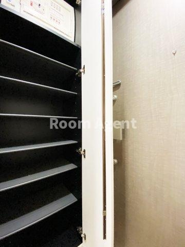 リシュドール鶴舞公園の玄関