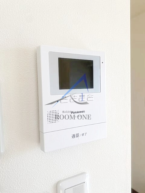 ハイツ岡庭のセキュリティ|モニター付きインターホンです。