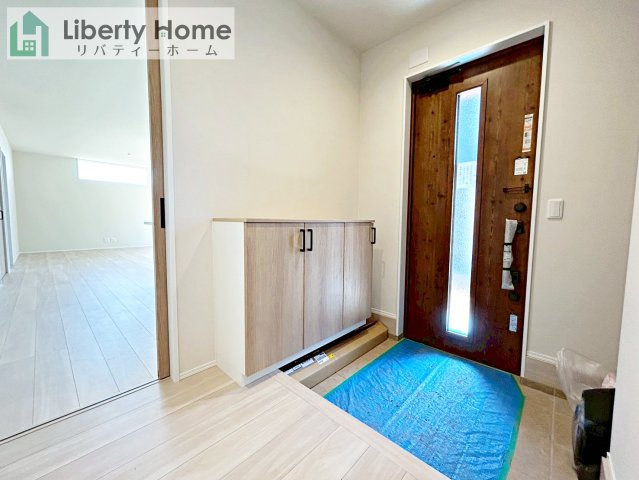 日立市東大沼町4丁目　3号棟　新築戸建の玄関