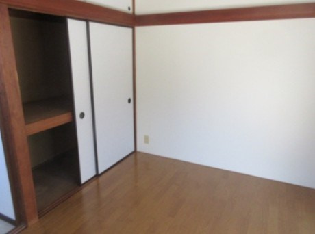 旭ハイツの寝室