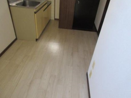 旭ハイツの玄関