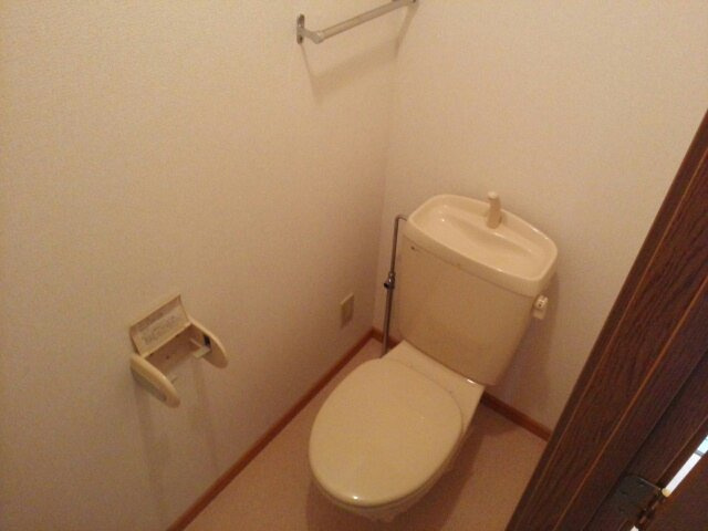クレストール黒江Ⅱのトイレ|シンプルで使いやすいトイレです