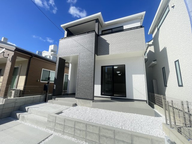 南城市佐敷新開1番（全3棟）A号棟の外観|A号棟　並列駐車2台完備♪