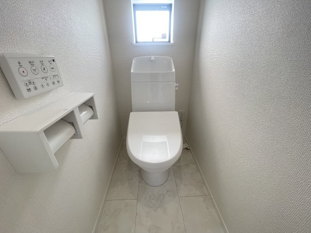 南城市佐敷新開1番（全3棟）A号棟のトイレ|※同仕様写真です