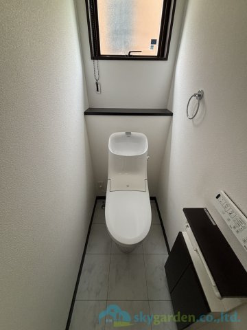 秦野市渋沢　中古戸建のトイレ