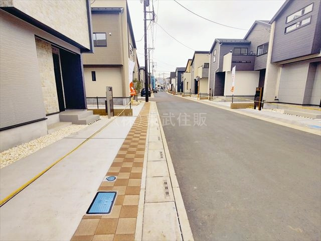 【前面道路含む現地写真】の画像