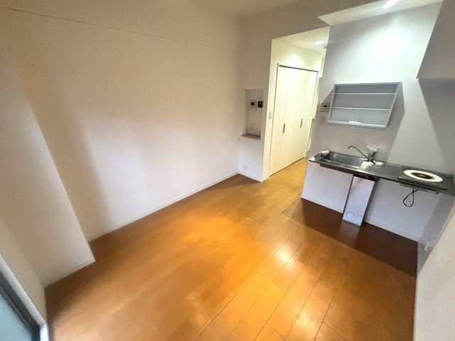ワコーレプラティーク神戸深江駅前の寝室
