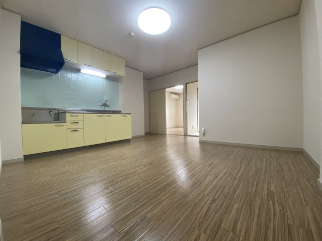 四之宮マンションの居間・リビング