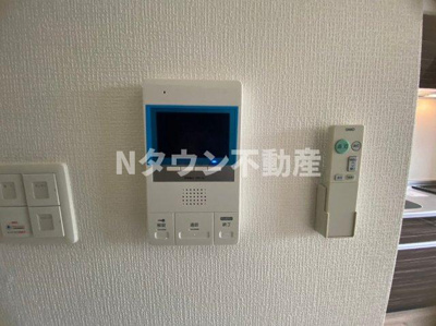 【セキュリティ】 | ルノンドームA | モニター付きインターフォンです。