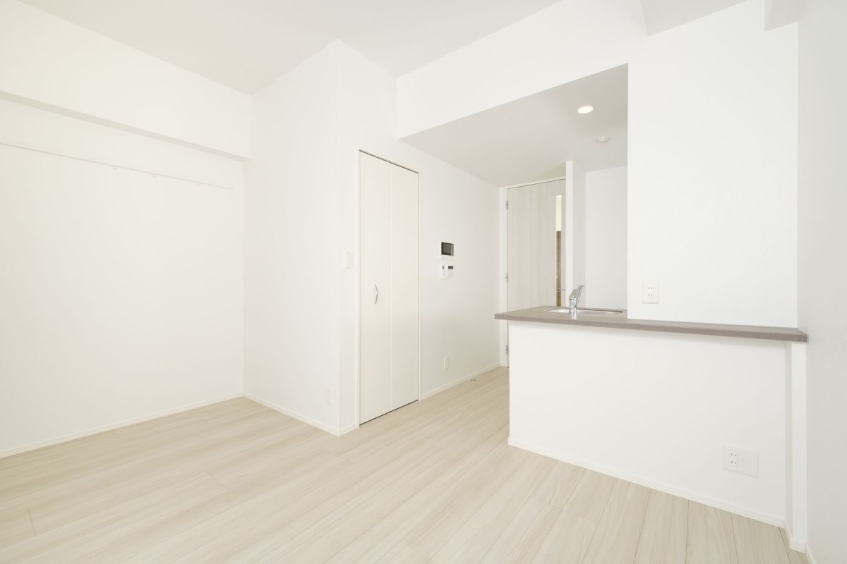 新品家具付きマンション博多駅南15(KaGood福岡)の居間・リビング|ゆったり過ごせるリビングです