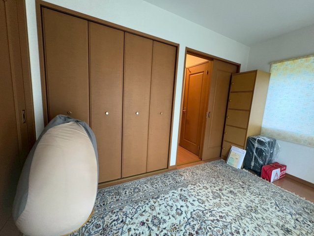 鳩山町松ケ丘　中古戸建　「高坂駅」バス13分　敷地92坪　【鳩山小学区】の居間・リビング