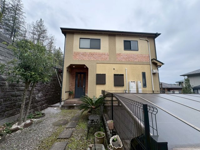 鳩山町松ケ丘　中古戸建　「高坂駅」バス13分　敷地92坪　【鳩山小学区】