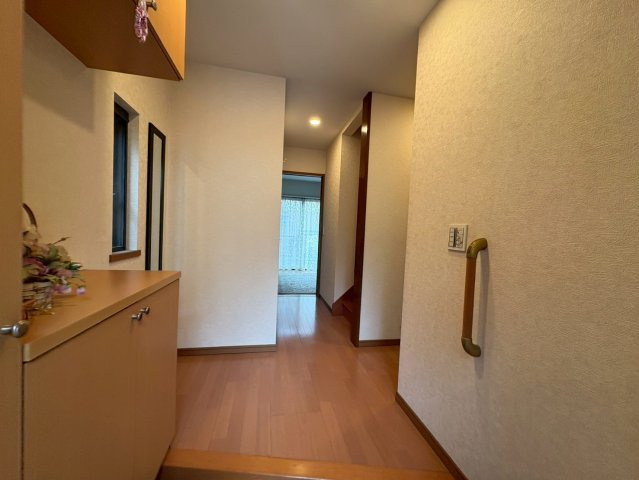 鳩山町松ケ丘　中古戸建　「高坂駅」バス13分　敷地92坪　【鳩山小学区】の玄関