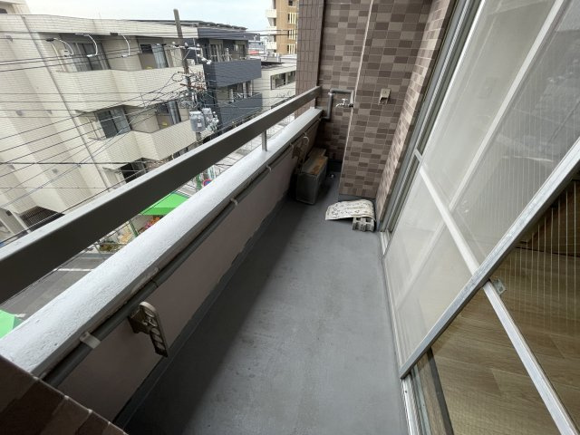 奥野ビルのバルコニー