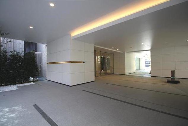 プレミスト新宿山吹のエントランス|プレミスト新宿山吹