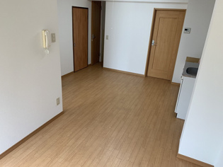 樋ノ口町一丁目テラスハウスの居間