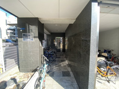 【エントランス】 | ミストラル本町ウエスト | エントランスです
