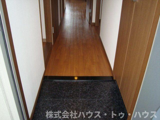ヒンメルブロー　(ＨＩＭＭＥＬ　ＢＬＡ)の玄関