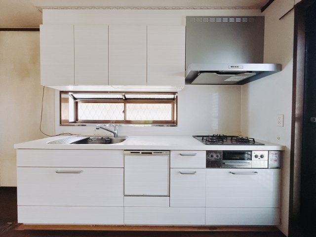 【中古戸建】高崎市中居町3丁目のキッチン|■キッチン｜全スライド式収納キッチン♪お皿や鍋の出し入れもラクラクです（＾＾）！