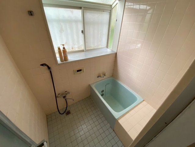 富山　中古戸建の浴室