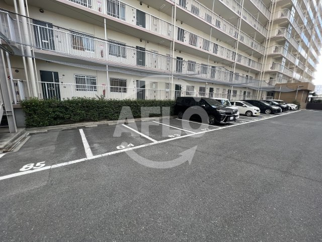 ファミリープラザ朝潮橋B棟　三先小学校の駐車場|ファミリープラザ朝潮橋B棟　駐車場