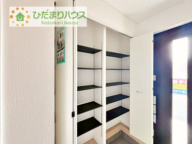 【収納】 | かすみがうら市下稲吉第15　新築戸建　6号棟 | スニーカーマニアも納得の天井まであるシューズボックス!(^^)!