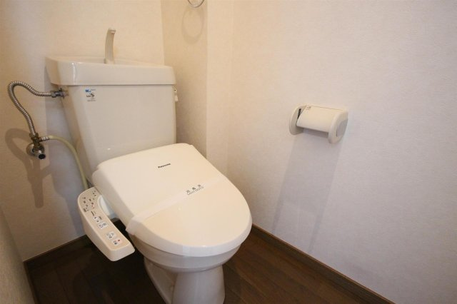セカンドキャビンのトイレ|ゆったりとした空間のトイレです