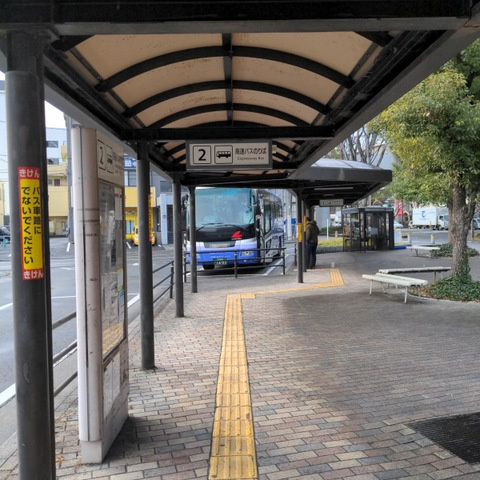 エクセレンス東野の駐車場|「中筋駅」バス停留所 0.5km