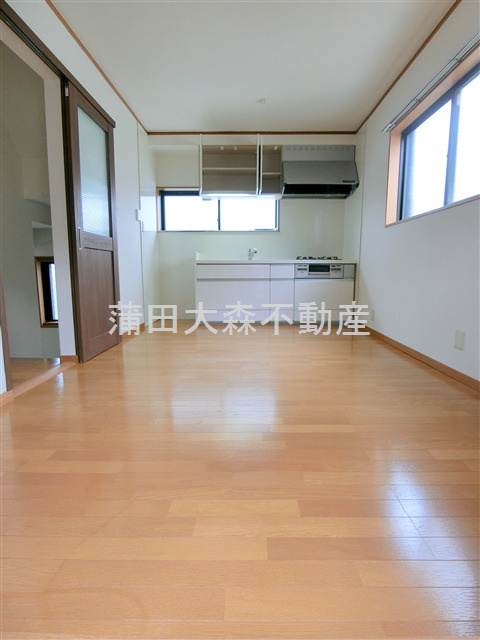 西蒲田2丁目戸建の居間・リビング