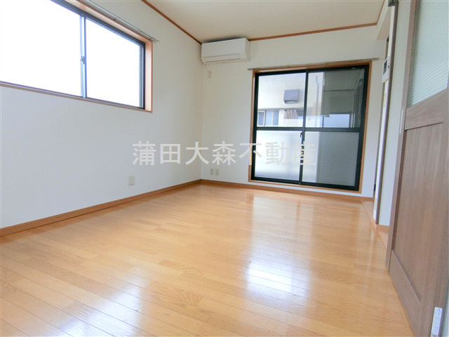 西蒲田2丁目戸建の居間・リビング
