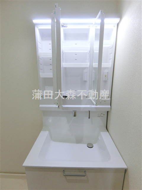 西蒲田2丁目戸建の洗面所