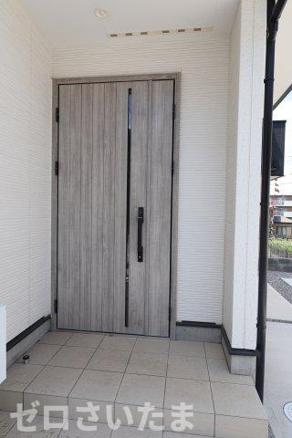 《仲介手数料無料》富士見市羽沢１丁目28-28第新築一戸建てファーストタウンの玄関