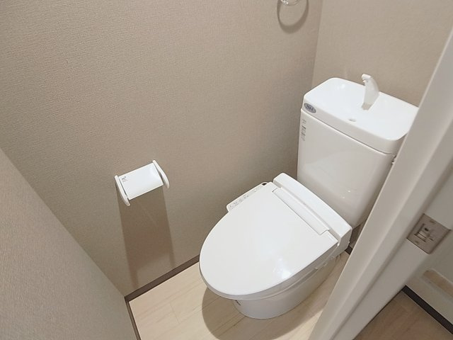 リッチライフ松本ＳＴのトイレ|嬉しいウォシュレット完備のトイレ
